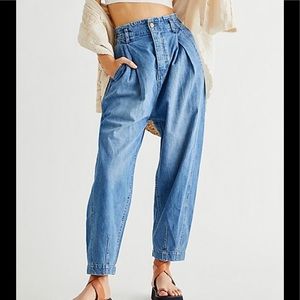 Free People Sawyer Pull on Boyfriend jeans